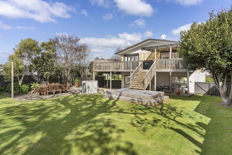 Photo of property in 207 Weka Street, Whangamata, 3620