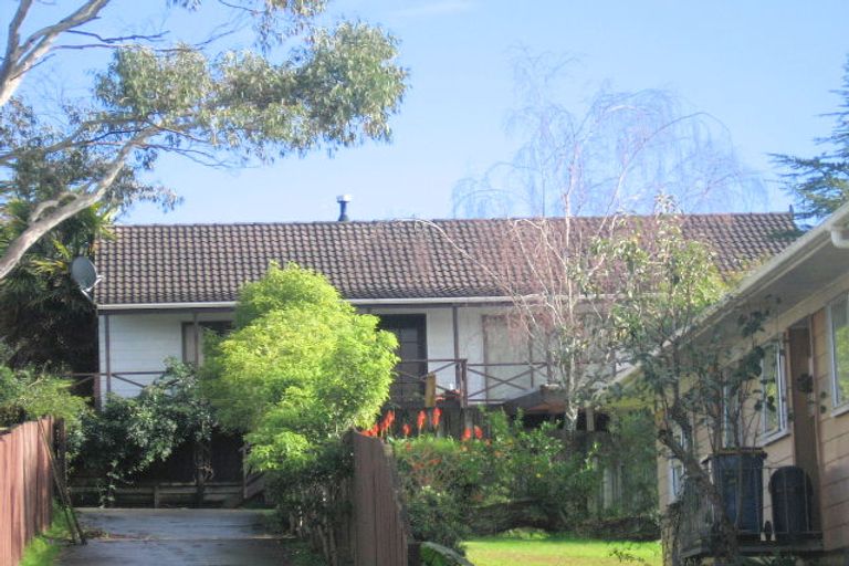 Photo of property in 71 Reynella Drive, Massey, Auckland, 0614