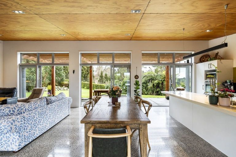 Photo of property in 225 Awai Road, Tarurutangi, New Plymouth, 4372