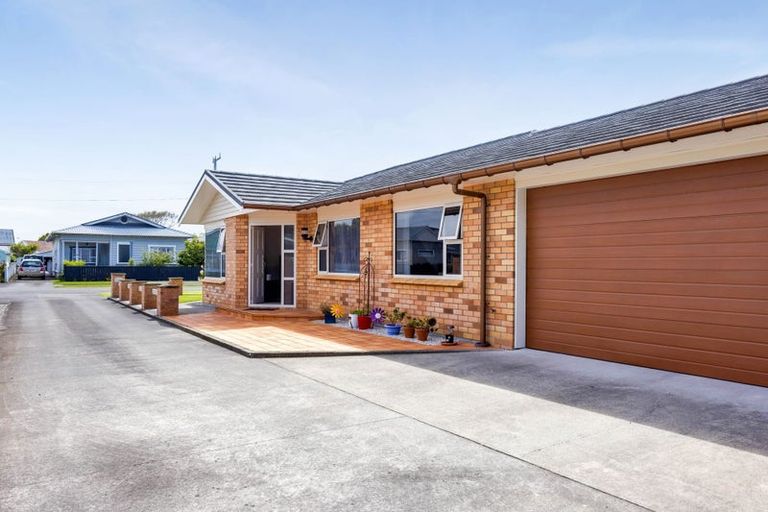 Photo of property in 11 Grey Street, Hawera, 4610