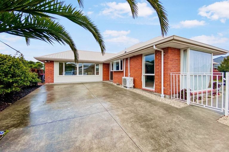 Photo of property in 17 Cockle Lane, Waimairi Beach, Christchurch, 8083