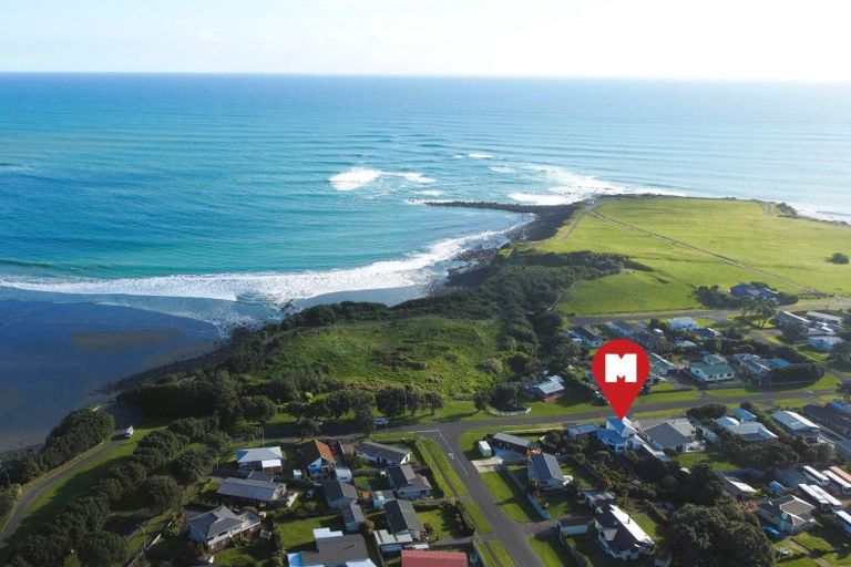 Photo of property in 11 Dieffenbach Street, Opunake, 4616