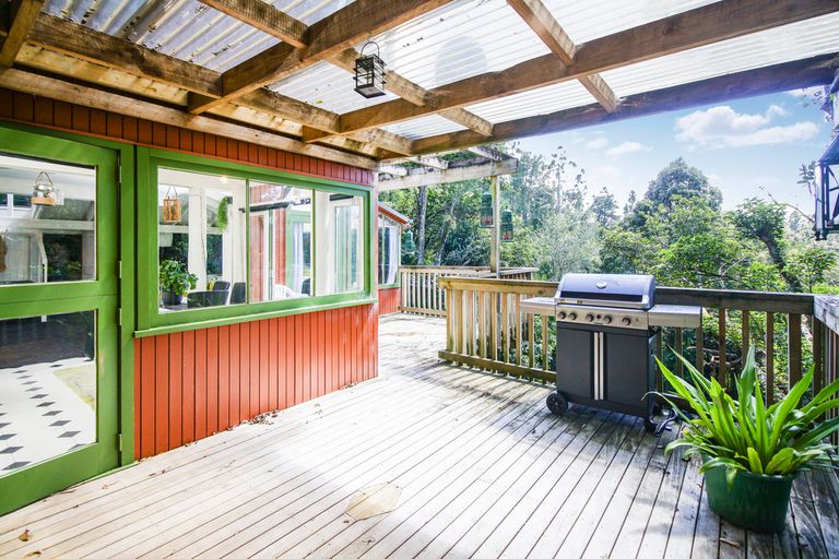 Photo of property in 40 Tanekaha Road, Titirangi, Auckland, 0604
