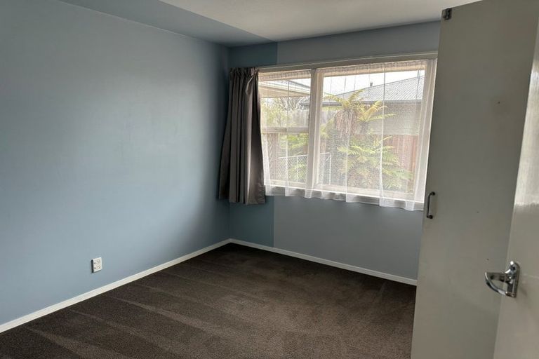 Photo of property in 90 Frensham Crescent, Woolston, Christchurch, 8062