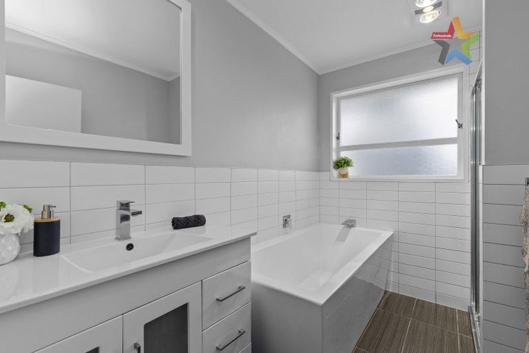 Photo of property in 70 Major Drive, Kelson, Lower Hutt, 5010