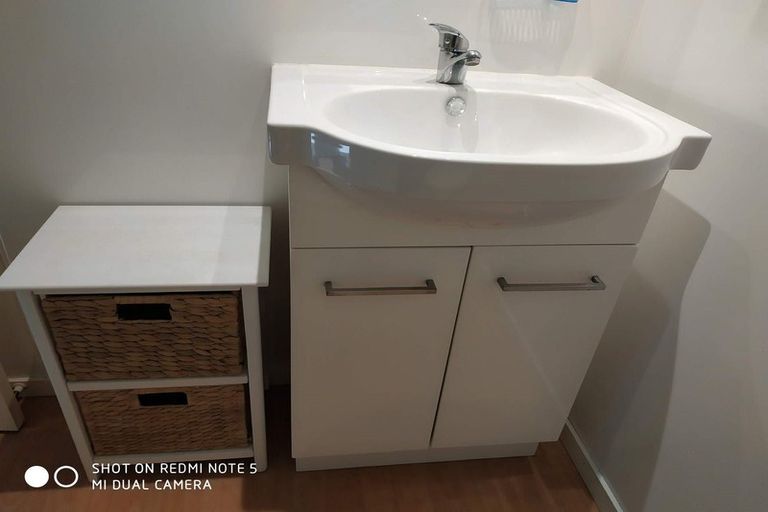 Photo of property in 28 Rotoiti Avenue, Pakuranga Heights, Auckland, 2010