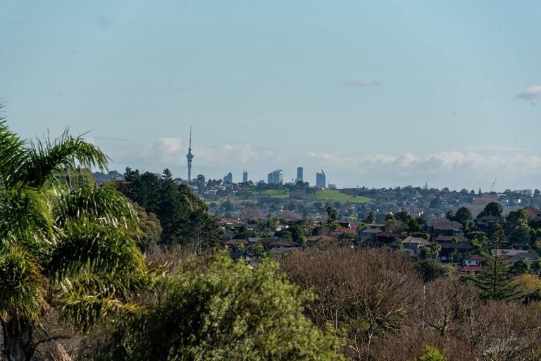 Photo of property in 18 Sheralee Place, Bucklands Beach, Auckland, 2014