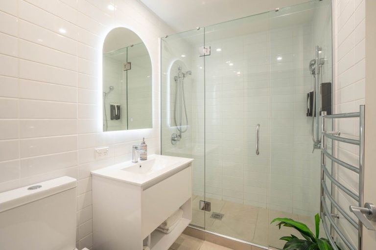 Photo of property in 7/2 Lowell Place, Waipahihi, Taupo, 3330