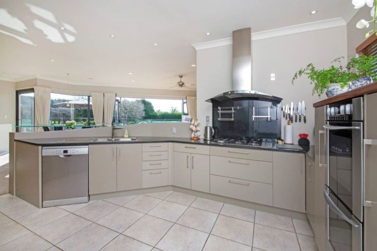 Photo of property in 68 Porterfield Road, Whitford, Howick, 2571