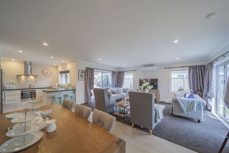 Photo of property in 43 Waimakariri Drive, Te Awa, Napier, 4110