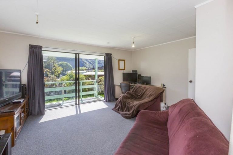 Photo of property in 15b Amber Grove, Birchville, Upper Hutt, 5018
