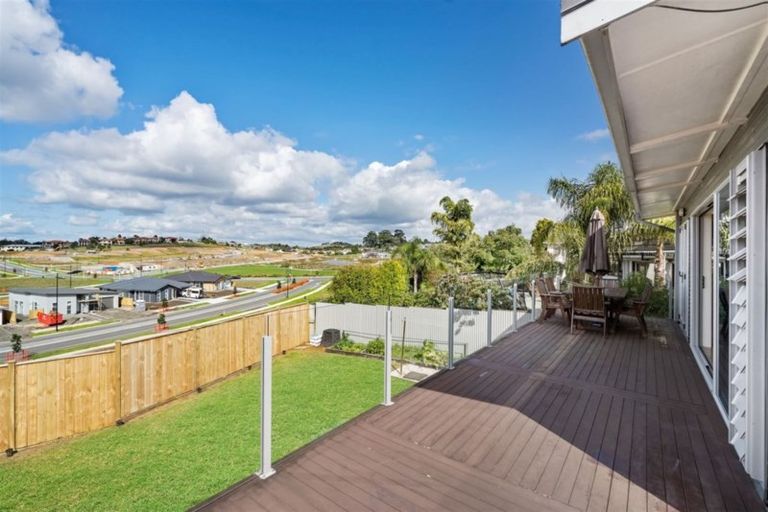 Photo of property in 41 Albatross Road, Red Beach, 0932