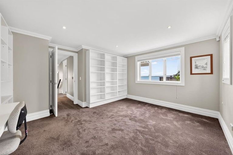Photo of property in 27 Muritai Road, Milford, Auckland, 0620