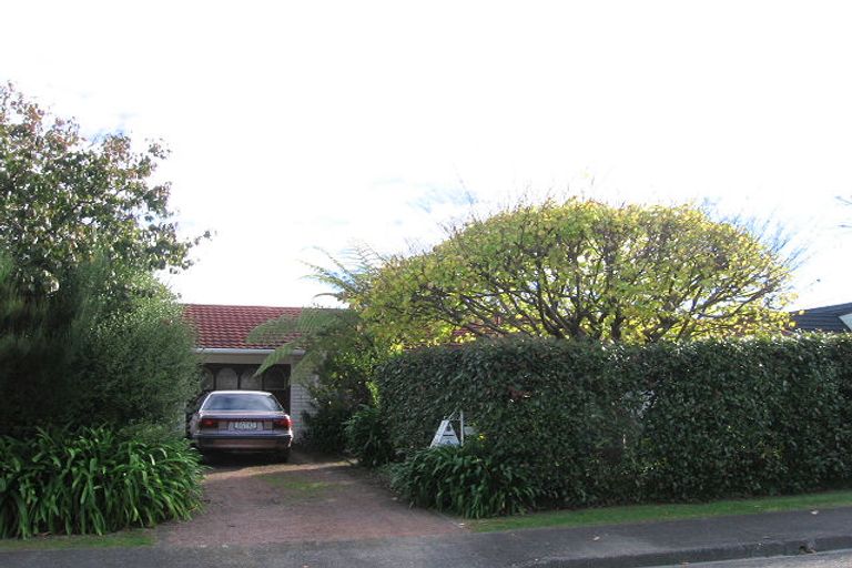 Photo of property in 3 Patterson Grove, Waikanae, 5036