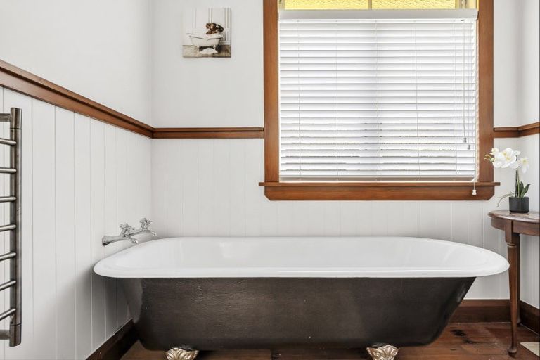 Photo of property in 72 Thornton Road, Cambridge, 3434