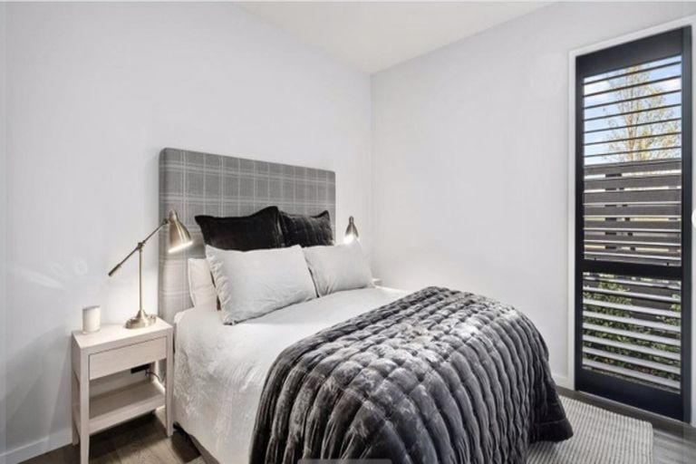 Photo of property in 2 Fife Court, Jacks Point, Queenstown, 9371