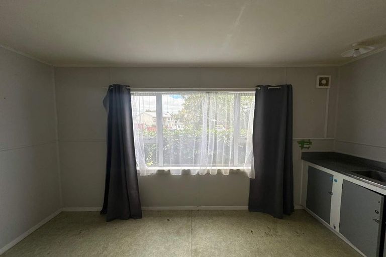 Photo of property in 8-10 Opie Place, Highbury, Palmerston North, 4412