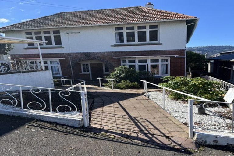 Photo of property in 27 Constitution Street, Dunedin Central, Dunedin, 9016