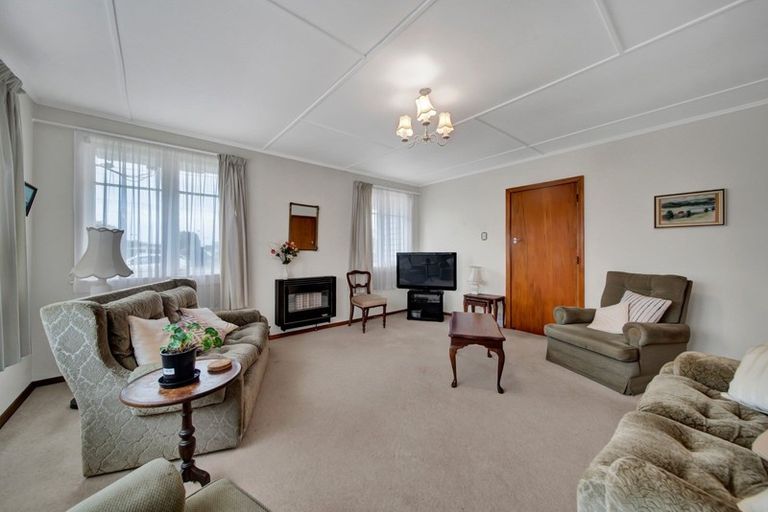 Photo of property in 49 Turuturu Road, Hawera, 4610