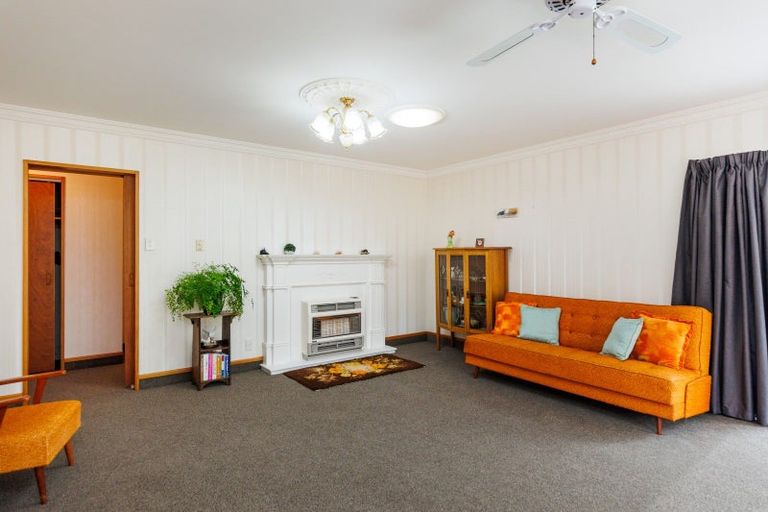 Photo of property in 12 Hind Place, Hokowhitu, Palmerston North, 4410
