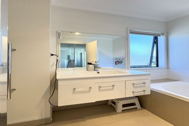 Photo of property in 61d Fields Parade, Oteha, Auckland, 0632