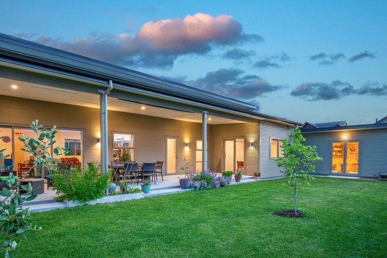 Photo of property in 37 Larch Crescent, Alexandra, 9320