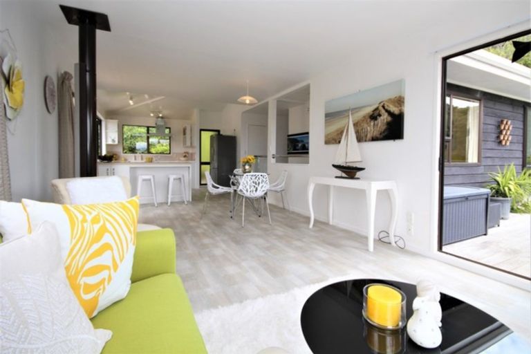 Photo of property in 986 Sandspit Road, Sandspit, Warkworth, 0982