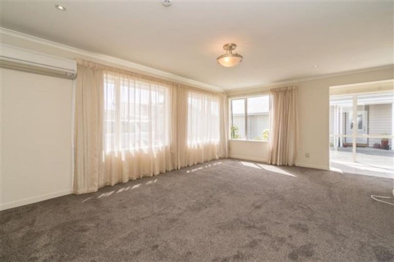 Photo of property in 8 Reid Avenue, Mosgiel, 9024