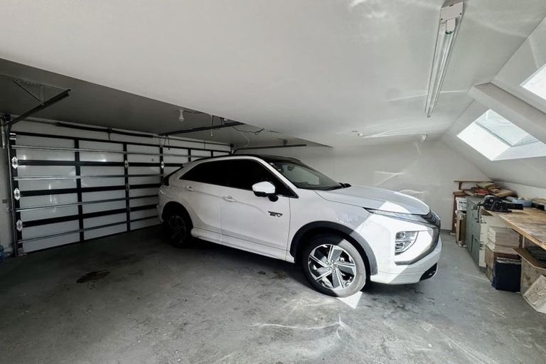 Photo of property in 24c Grafton Road, Roseneath, Wellington, 6011