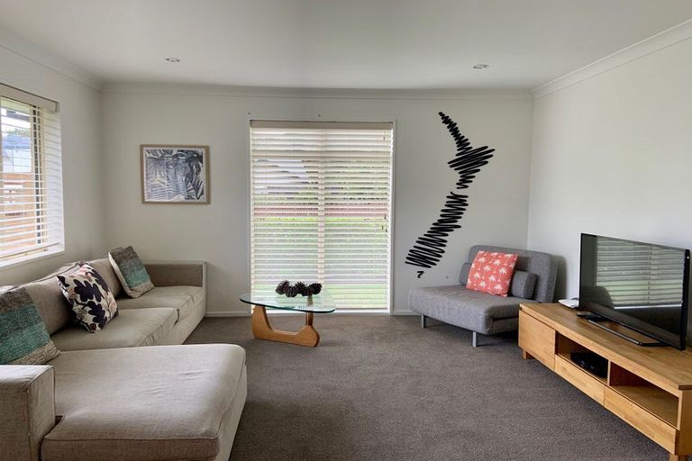 Photo of property in 10 Rollin Street, Heathcote Valley, Christchurch, 8022