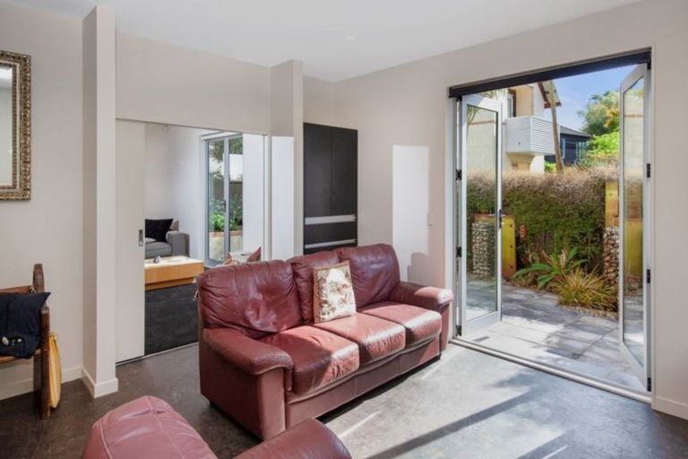 Photo of property in 1 Medbury Terrace, Fendalton, Christchurch, 8041