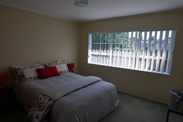 Photo of property in 1/6 Keeney Court, Papakura, 2110