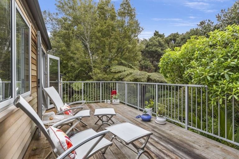 Photo of property in 77 Park Hill Road, Birkenhead, Auckland, 0626