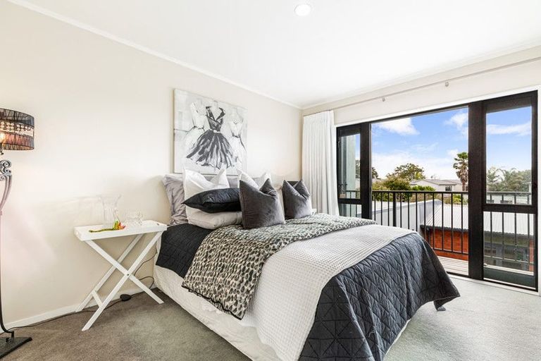 Photo of property in 4a Tuscany Way, Te Atatu Peninsula, Auckland, 0610