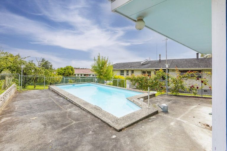 Photo of property in 32 Domain Road, Waipawa, 4210