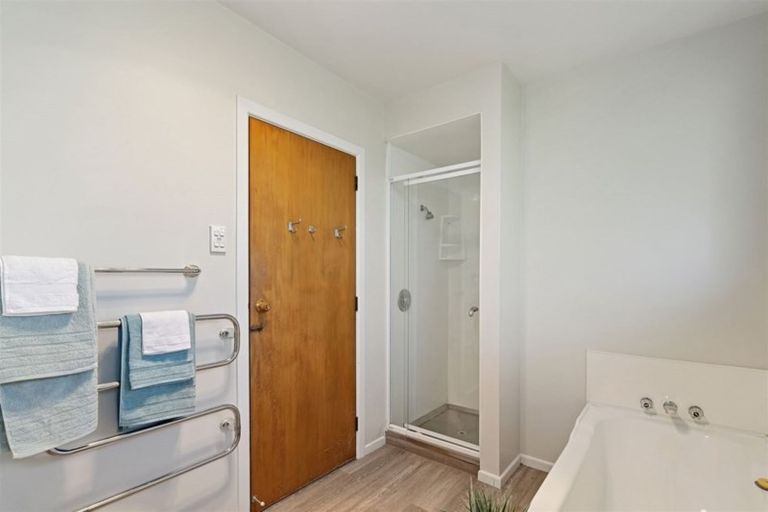 Photo of property in 2/108 Idris Road, Bryndwr, Christchurch, 8052