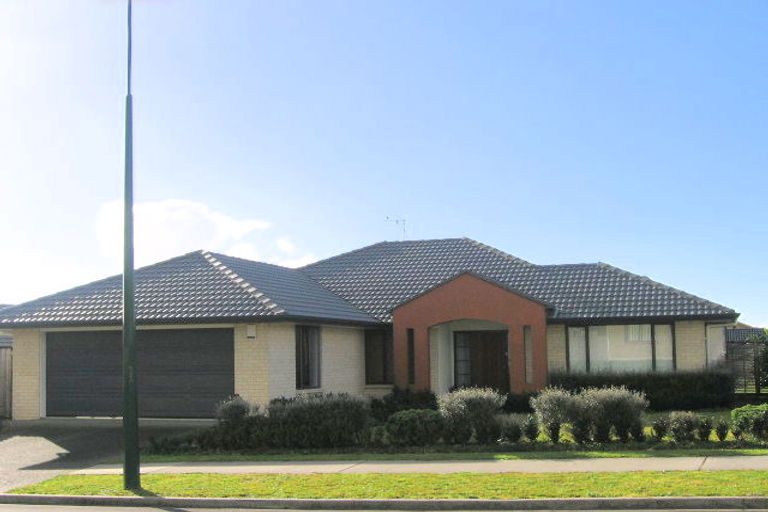 Photo of property in 8 Corrofin Drive, East Tamaki, Auckland, 2013