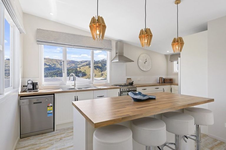 Photo of property in 26 Bayview Crescent, Duvauchelle, 7581