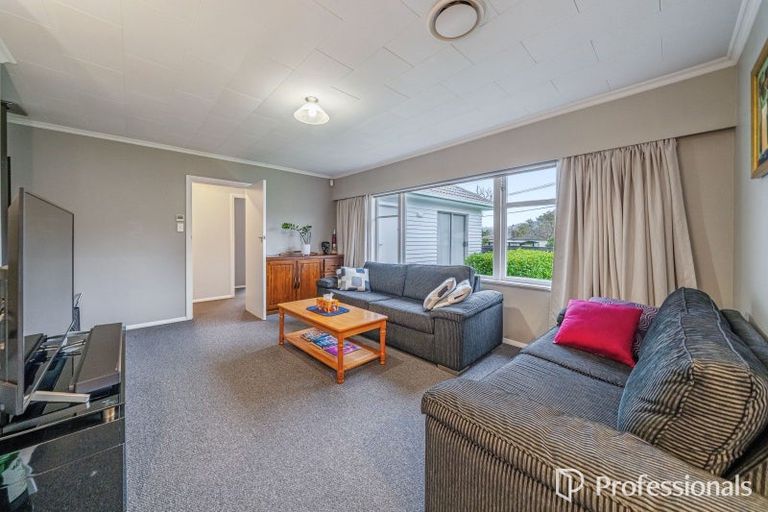 Photo of property in 2 Short Street, Wainuiomata, Lower Hutt, 5014