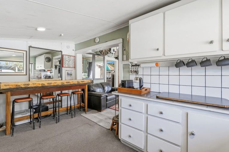 Photo of property in 715 Bluff Highway, Clifton, Invercargill, 9877