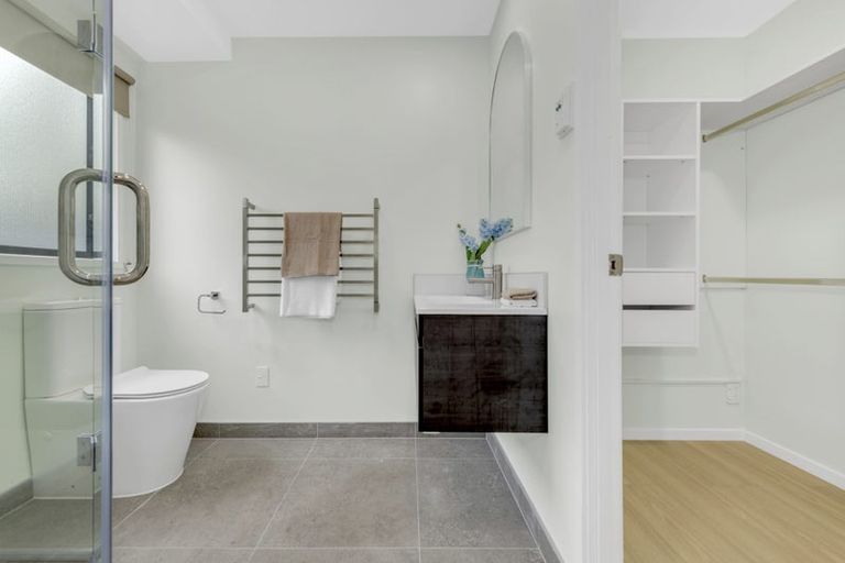 Photo of property in 3 Mimosa Place, Half Moon Bay, Auckland, 2012