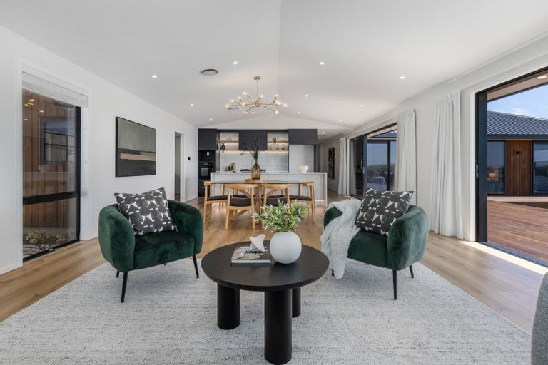 Photo of property in 60b Queen Charlotte Drive, Aotea, Porirua, 5024