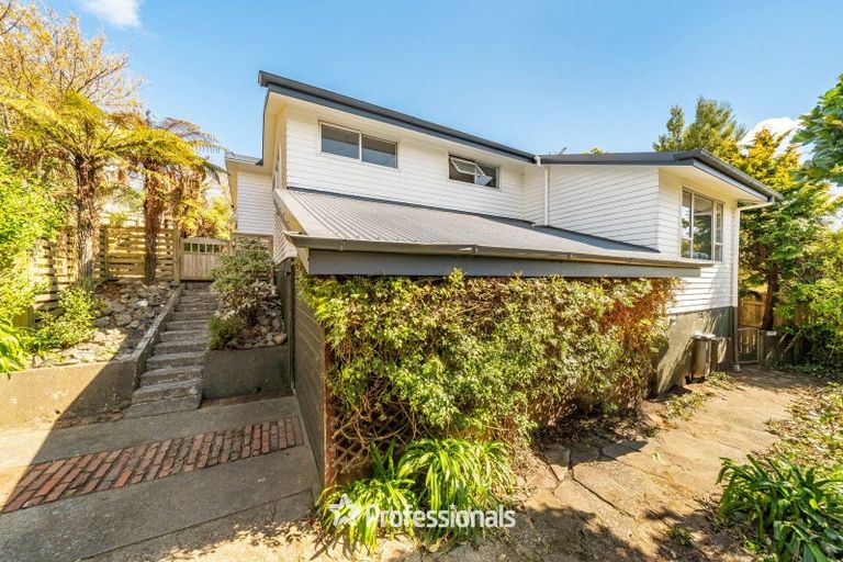 Photo of property in 118 Holborn Drive, Stokes Valley, Lower Hutt, 5019