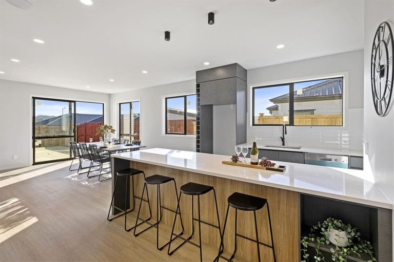 Photo of property in 63 Nobilo Road, Kumeu, 0810