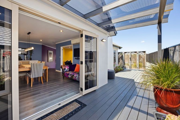 Photo of property in 62 Cairns Crescent, Rototuna, Hamilton, 3210