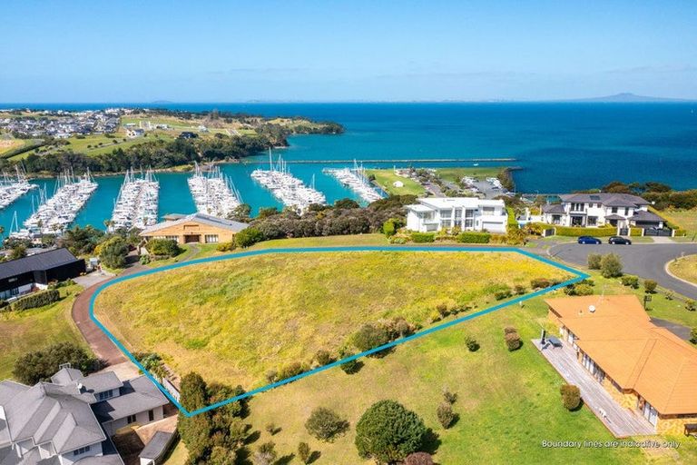 Photo of property in 68 Balboa Drive, Matakatia, Whangaparaoa, 0930