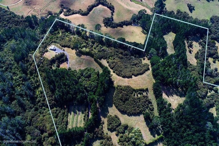 Photo of property in 61 Spikes Way, Whitianga, 3510