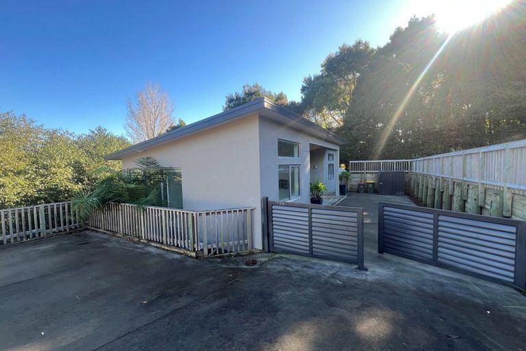 Photo of property in 73 Warman Road, Okura, Albany, 0792