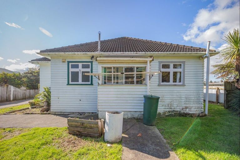Photo of property in 13 Kings Drive, Levin, 5510