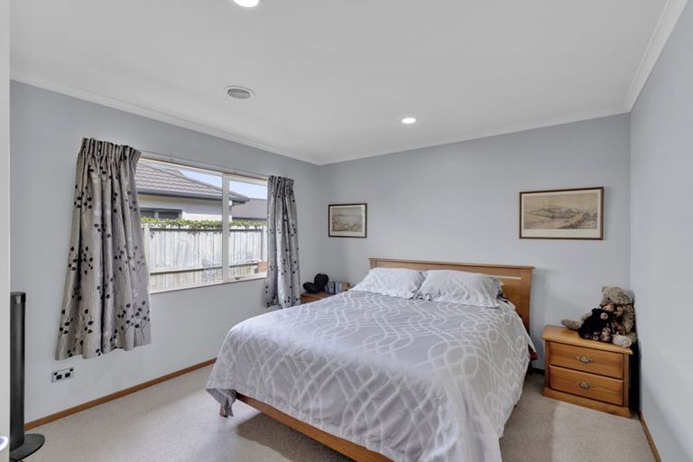 Photo of property in 33 Grace Avenue, Rototuna North, Hamilton, 3210